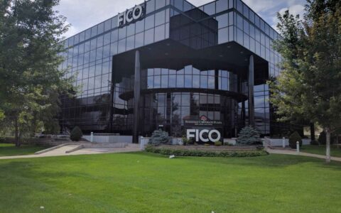 信用评分巨头的进化：Fair Isaac(FICO)如何在全球化与金融科技转型中寻找新增长？